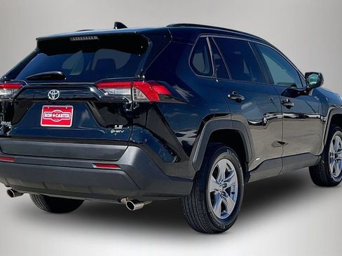 Used 2025 Toyota RAV4 LE AWD/4WD image 5