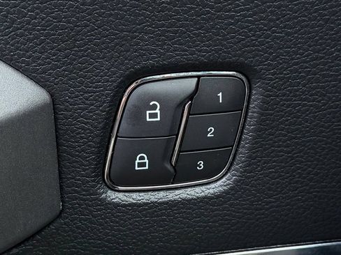 Used 2019 Ford F150 Platinum w/ Equipment Group 701A Luxury AWD/4WD image 29