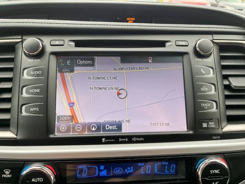 Used 2018 Toyota Highlander SE AWD/4WD image 14