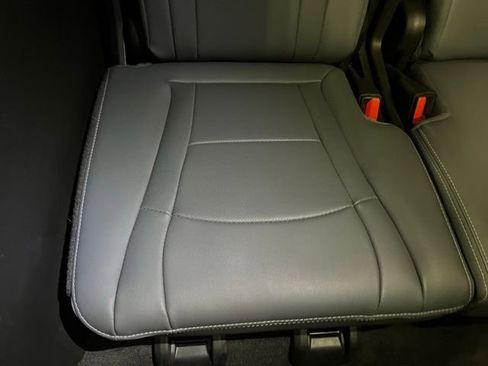 Used 2023 Buick Enclave Essence w/ Experience Buick Package image 26