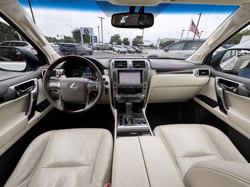 Used 2014 Lexus GX 460 w/ Premium Package AWD/4WD image 16