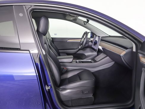 Used 2023 Tesla Model Y Performance image 30