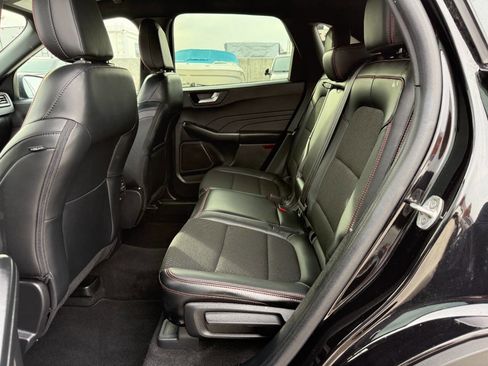 Used 2025 Ford Escape ST-Line image 16