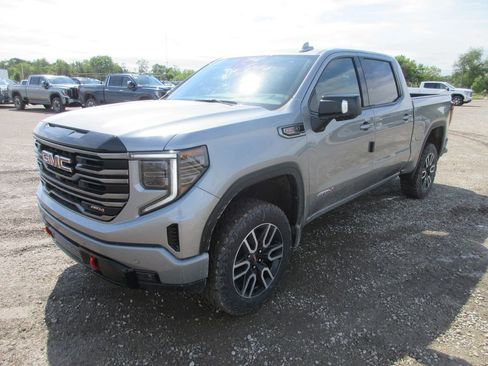 New 2026 GMC Sierra 1500 AT4 w/ AT4 Premium Package AWD/4WD image 11