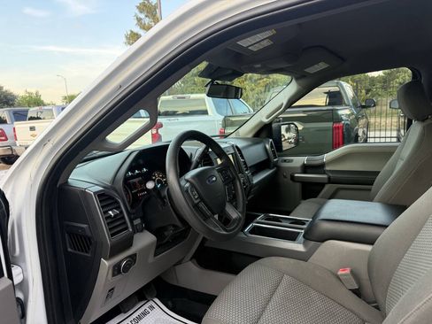 Used 2019 Ford F150 XLT w/ Trailer Tow Package RWD image 6