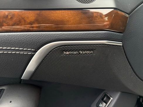 Used 2013 Mercedes-Benz SL 550 image 34