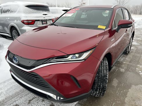 Used 2021 Toyota Venza XLE w/ Softex Package image 2