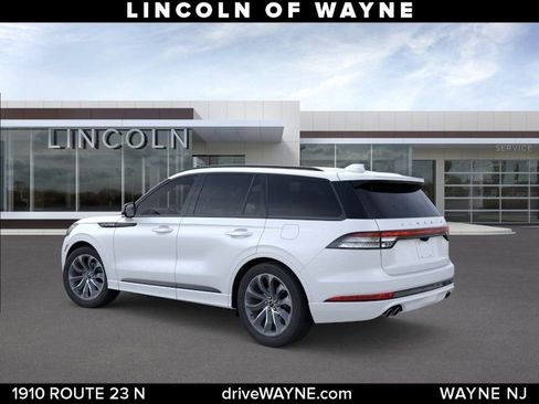 New 2026 Lincoln Aviator AWD w/ Jet Appearance Package image 4