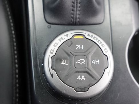 Certified 2025 Ford Bronco Outer Banks w/ Sasquatch Package image 29