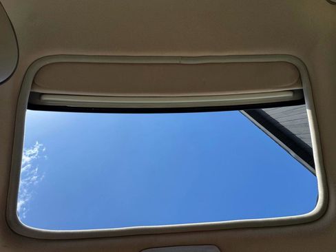 Used 2003 Jaguar XJ8 image 21