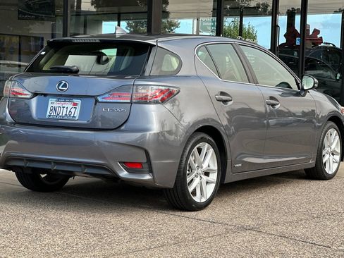 Used 2017 Lexus CT 200h FWD image 4