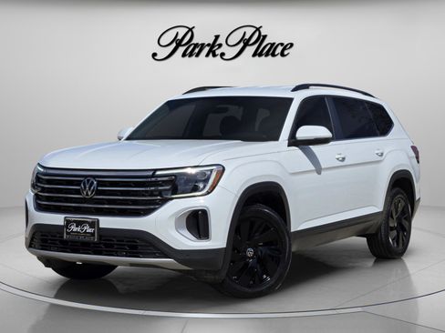 Used 2024 Volkswagen Atlas SE image 1