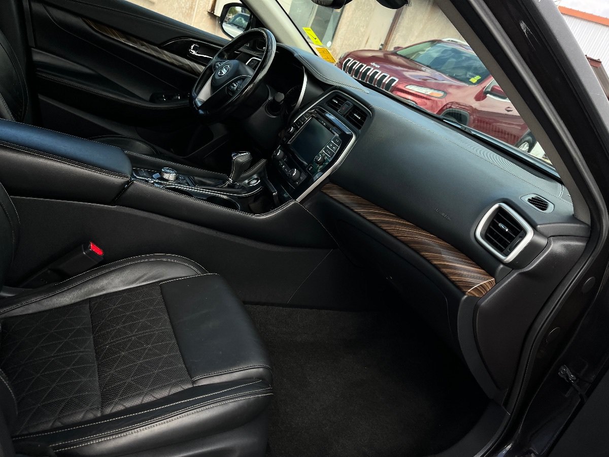 Used 2017 Nissan Maxima Platinum FWD image 38
