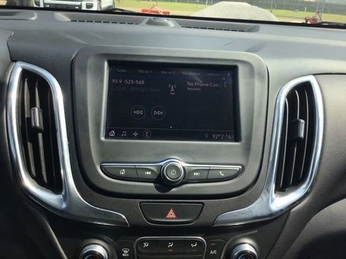 Used 2020 Chevrolet Equinox LT image 18