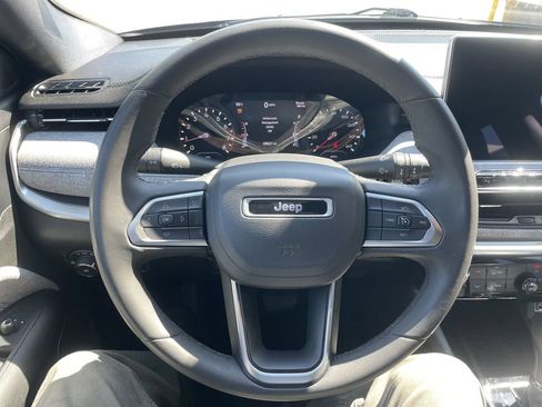 Used 2024 Jeep Compass Latitude AWD/4WD image 16