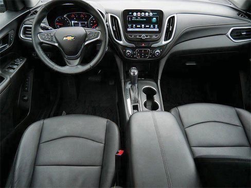 Used 2018 Chevrolet Equinox Premier image 11