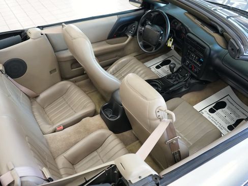 Used 2002 Chevrolet Camaro Z28 w/ Sport Appearance Pkg RWD image 48