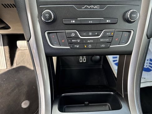 Used 2019 Ford Fusion SEL image 44