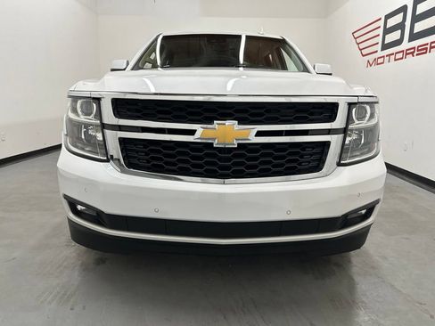 Used 2020 Chevrolet Suburban LT w/ Luxury Package RWD image 4