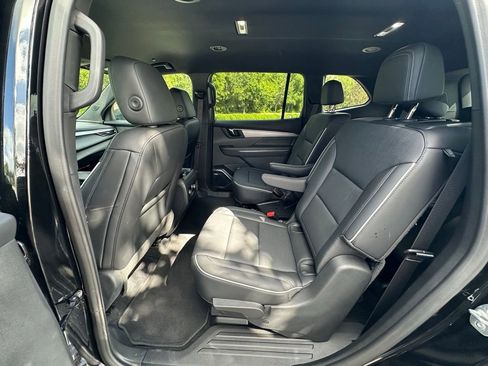 Used 2025 Buick Enclave Preferred FWD image 23