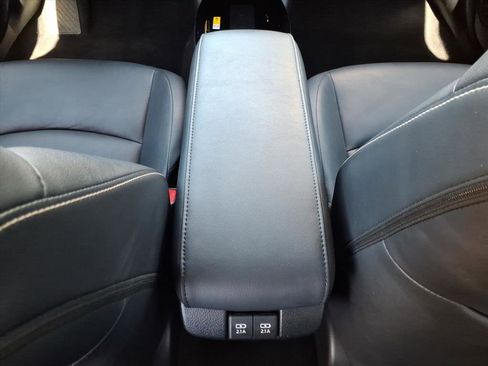 Used 2021 Toyota Prius Prime Limited image 18