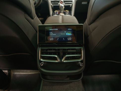 Used 2025 Bentley Flying Spur Speed image 17