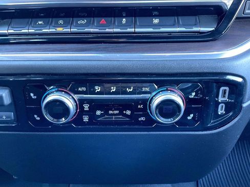 Used 2025 GMC Sierra 1500 SLT image 30