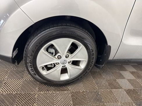 Used 2015 Kia Soul image 28