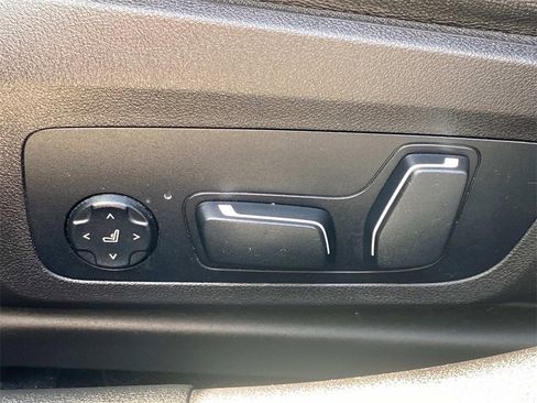 Used 2024 BMW 330i xDrive Sedan w/ Convenience Package image 26