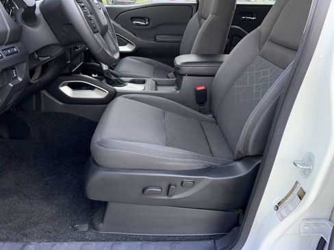 Certified 2025 Nissan Frontier SV w/ SV Convenience Package RWD image 25