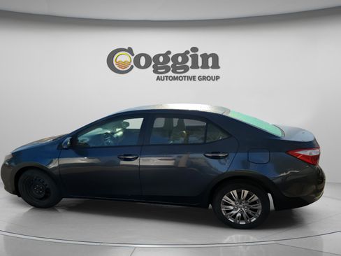 Used 2015 Toyota Corolla LE image 4