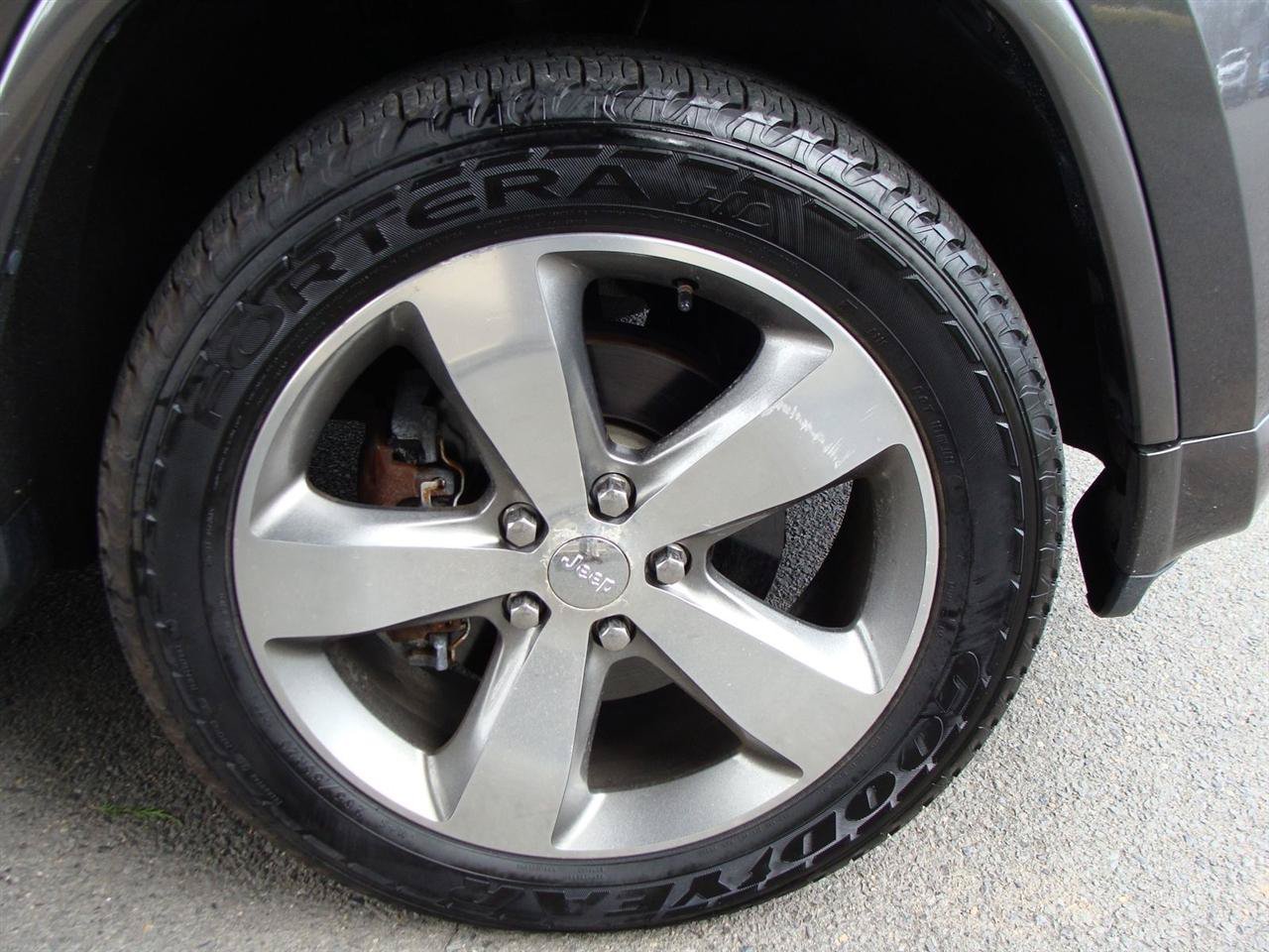Used 2014 Jeep Grand Cherokee Overland AWD/4WD image 36