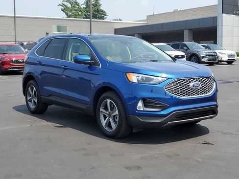 Certified 2024 Ford Edge SEL w/ Convenience Package AWD/4WD image 2