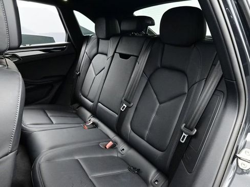 Certified 2025 Porsche Macan AWD/4WD image 14