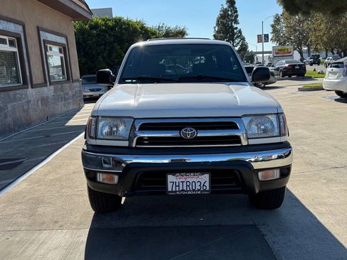 Used 2000 Toyota 4Runner 2WD image 3