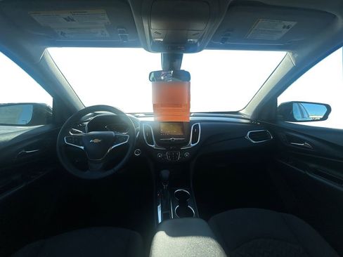 Used 2023 Chevrolet Equinox LT AWD/4WD image 9