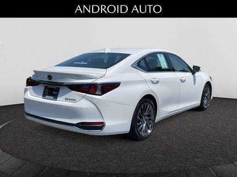 Used 2025 Lexus ES 300h Ultra Luxury w/ Accessory Package (Z1) FWD image 5