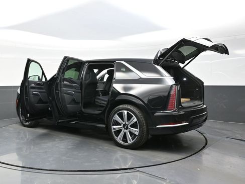 New 2025 Cadillac Escalade IQ Luxury 1 image 32