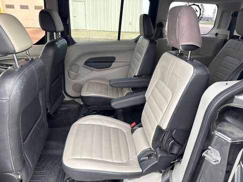 Used 2019 Ford Transit Connect Titanium FWD image 12