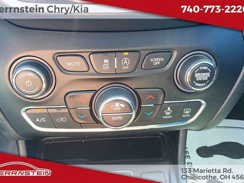 Used 2020 Jeep Cherokee Limited w/ Luxury Group AWD/4WD image 19