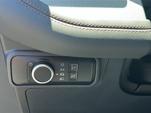 New 2026 Ford Explorer Active RWD image 20