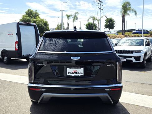 Used 2026 Cadillac Vistiq Luxury w/ LPO, Premium Carpet Package AWD/4WD image 4