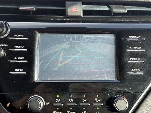 Used 2018 Toyota Camry LE FWD image 27