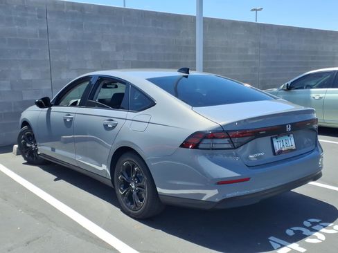 Used 2025 Honda Accord SE image 4