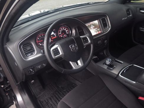 Used 2013 Dodge Charger SXT image 7
