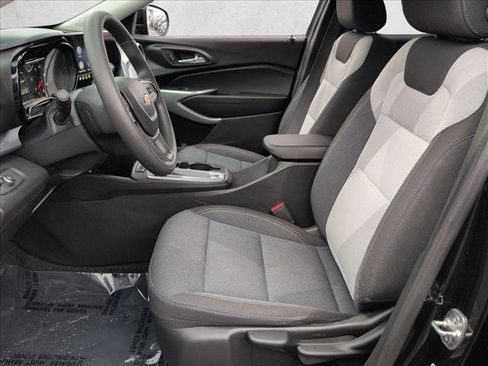Certified 2024 Chevrolet Trax LS w/ LS Convenience Package FWD image 15