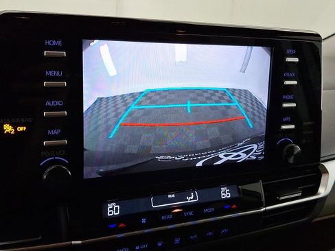 Certified 2024 Toyota Sienna LE image 15