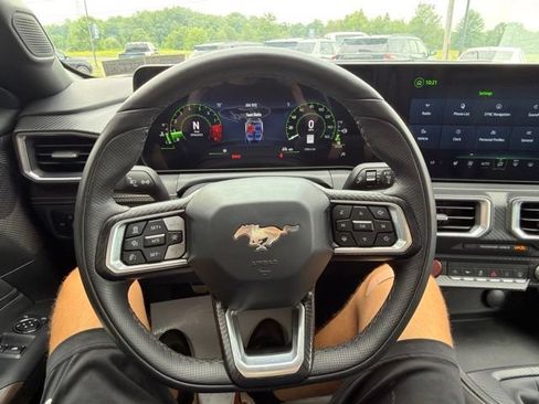 Used 2025 Ford Mustang GT Premium RWD image 13