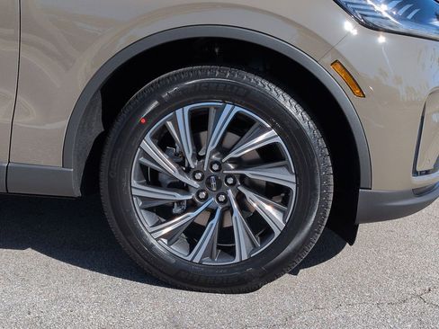 Used 2026 Lincoln Aviator 2WD image 12