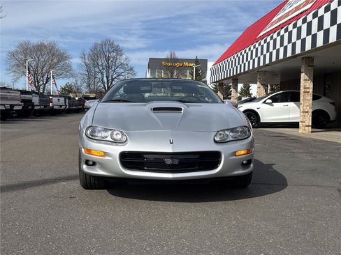 Used 2002 Chevrolet Camaro Z28 w/ SS Performance/Appearance Pkg RWD image 33